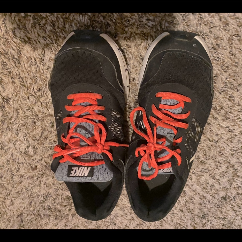 Black Nike Shoes